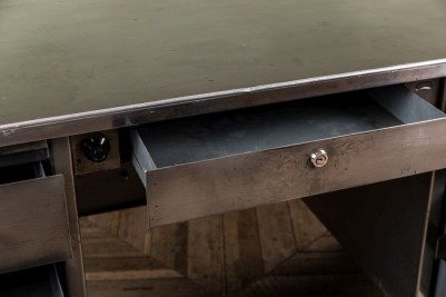 single-drawer-metal-desk